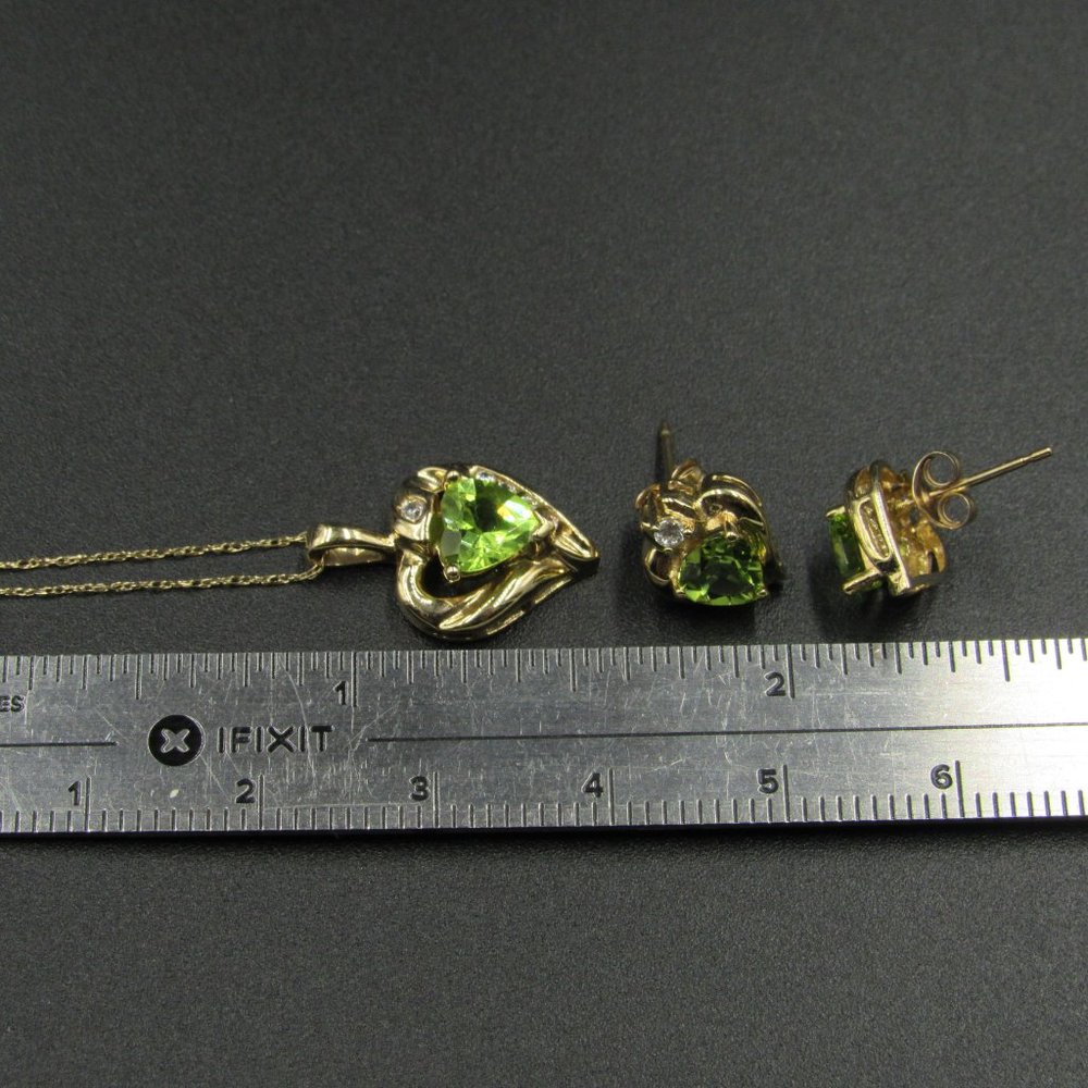 18" 10K Gold Peridot And CZ Necklace & Earrings - Picture 7 of 8